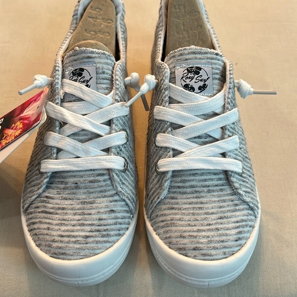 Roxy shoes - Picture 3 of 5